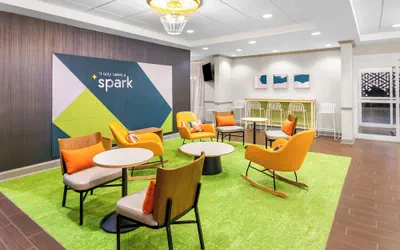 Photo 5 - Spark by Hilton Dothan
