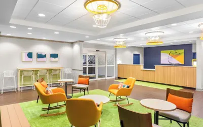 Photo 3 - Spark by Hilton Dothan