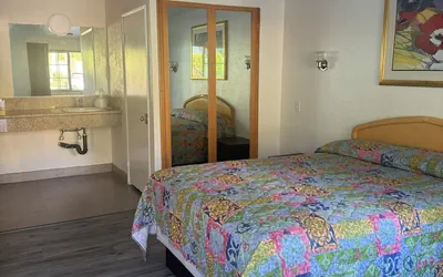 Photo 3 - All 8 Motel
