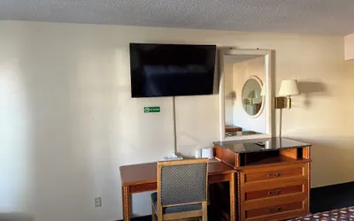 Photo 5 - Fiesta Inn- Bell Gardens/ Los Angeles
