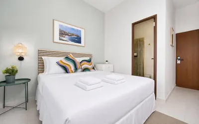 Photo 2 - Room 12: Sunlit Balcony Stay Near Calle Cerra