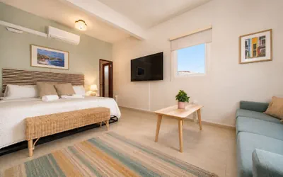 Photo 2 - Room 16: Grand King Suite w/ Desk & Sofa Bed