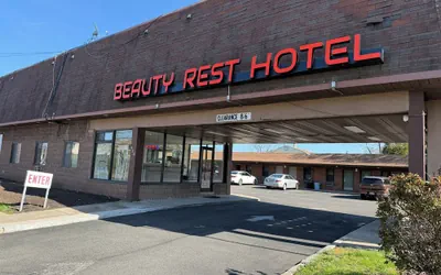 Photo 2 - Beauty Rest Hotel