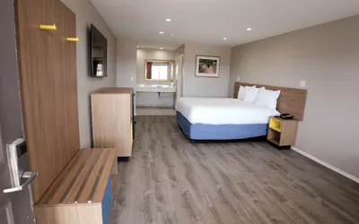 Photo 2 - Days Inn by Wyndham Hemet