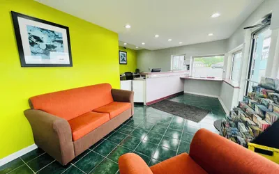 Photo 4 - Hometown INN