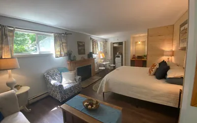 Manitou Lodge