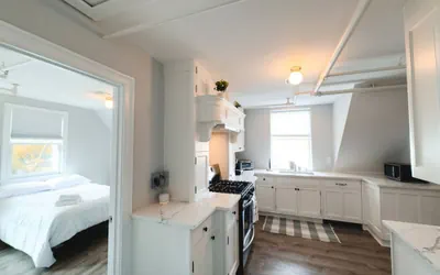 Photo 4 - Water Access 5-bed 2-bath Retreat