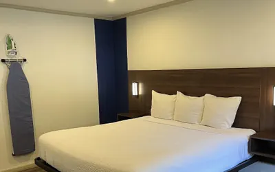 Photo 2 - Travelodge By Wyndham Bainbridge