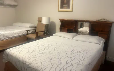 Photo 2 - Economy Inn