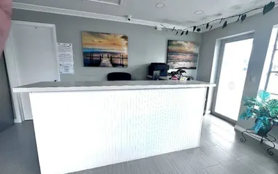 Photo 2 - Lemon Bay Motel