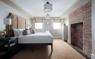 Photo 3 - 86 State Circle - Luxury Boutique Hotel
