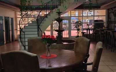 Photo 2 - University Inn Gainesville