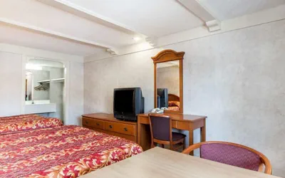 Photo 4 - Sunrise inn