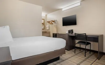 Photo 5 - SureStay by Best Western Gonzales