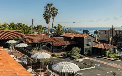 Photo 2 - Woods Cove Inn