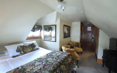 Photo 5 - The Charles Pacific Grove - Artfully Designed Inclusive Inn