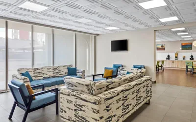 Photo 3 - Suburban Studios Charleston - Civic Center