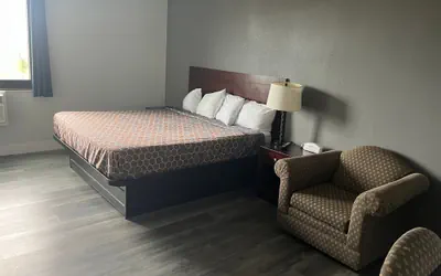 Photo 2 - Coratel Inn and Suites By Jasper Roseville