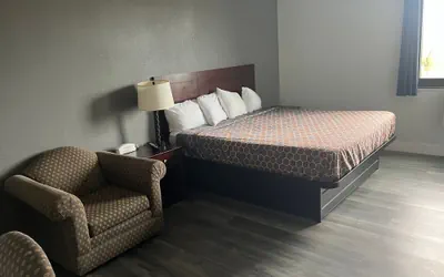 Photo 3 - Coratel Inn and Suites By Jasper Roseville