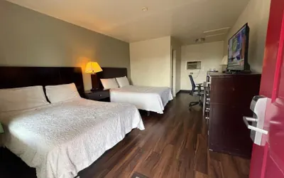 Photo 3 - Riverside Motel
