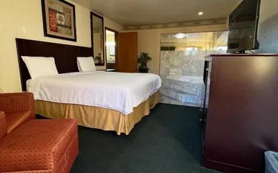 Photo 5 - Riverside Motel