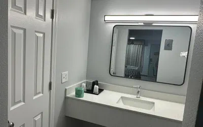 Photo 5 - Days Inn by Wyndham Camden AR