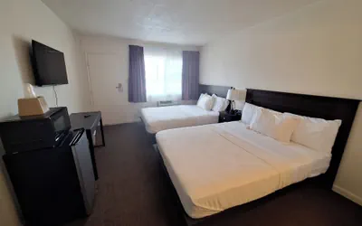 Photo 2 - Leisure Lodge Motel