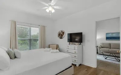 Photo 5 - Seagrove 2BR Near Lake & Beach + Free Tickets: Bikes, Dolphin Cruise & More!