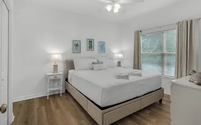 Photo 3 - Seagrove 2BR Near Lake & Beach + Free Tickets: Bikes, Dolphin Cruise & More!