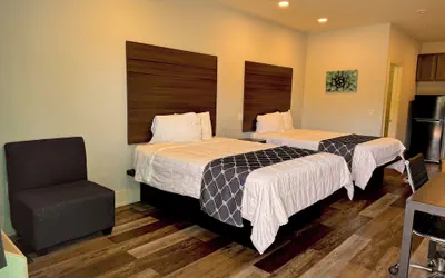 Photo 5 - Garden Inn Express
