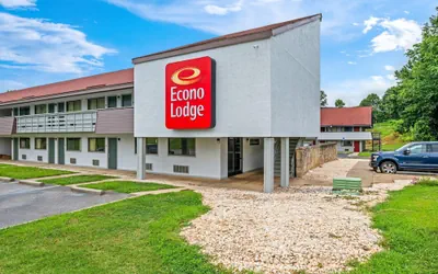Photo 2 - Econo Lodge Hickory