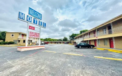 Photo 2 - Welcome Motel