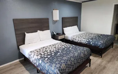 Photo 2 - The Edyn Motel