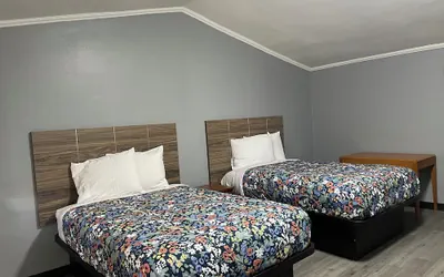 Photo 5 - SUN AND SAND MOTEL