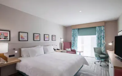 Photo 3 - Hilton Garden Inn Flushing Laguardia