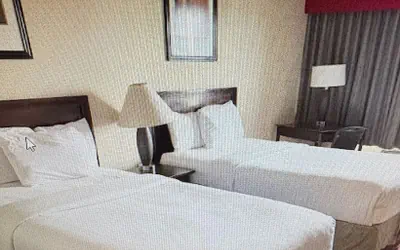 Photo 3 - Albany Plaza Hotel