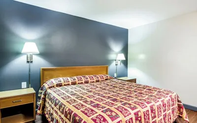 Photo 3 - Brentwood Inn Richmond South