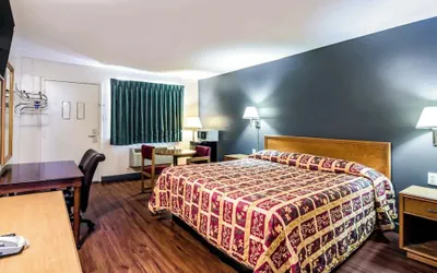 Photo 2 - Brentwood Inn Richmond South