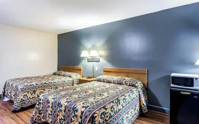 Photo 4 - Brentwood Inn Richmond South