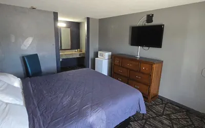 Photo 4 - c towninn and suites