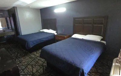 Photo 5 - c towninn and suites