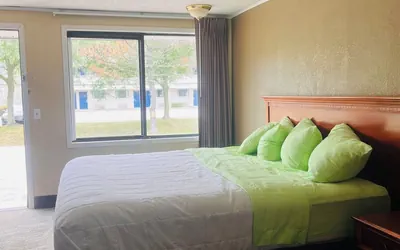 Photo 4 - Stay-Well Inn