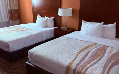 Photo 3 - Mountain Valley Inn & Suites