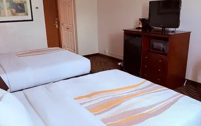 Photo 4 - Mountain Valley Inn & Suites