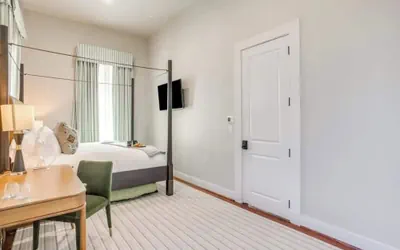 Photo 4 - Nutt House Hotel