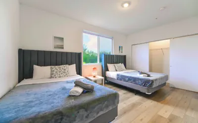 Photo 4 - Comfortable Miami Townhouse with Parking