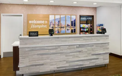 Photo 3 - Hampton Inn & Suites Detroit/Troy