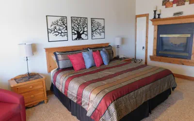Photo 4 - Longhollow Point Inn Studio 1321