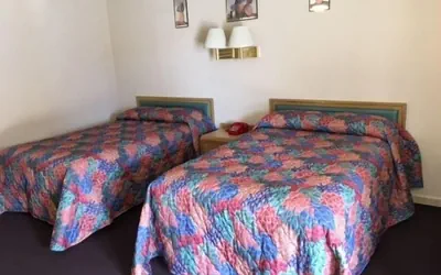 Photo 5 - Colonade Motel