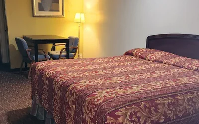Photo 5 - Budget Inn